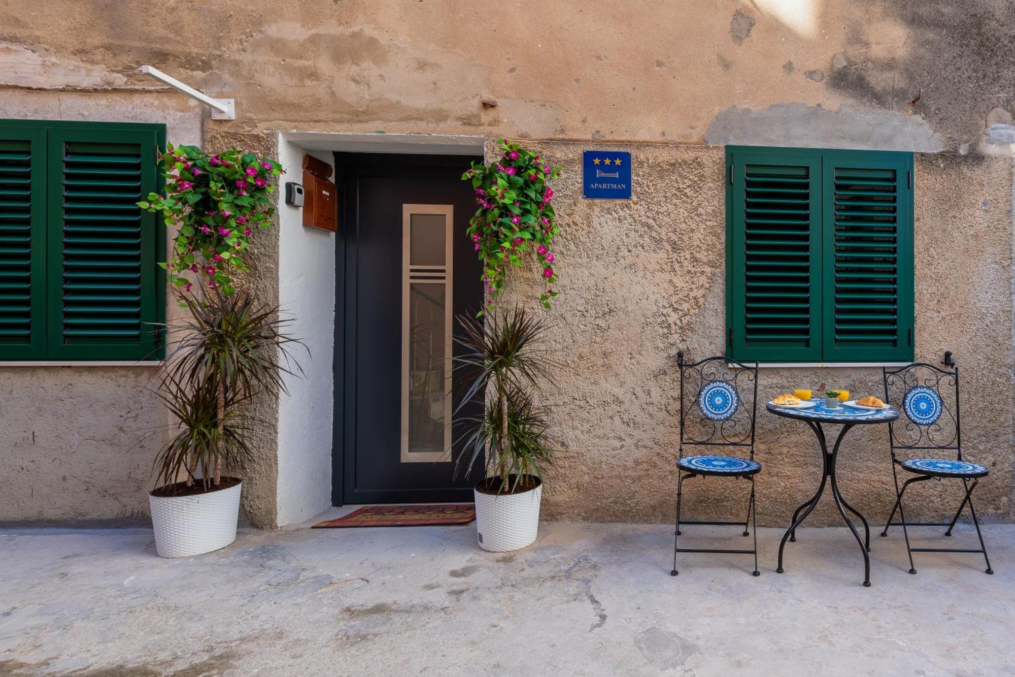 Bernard Deluxe Renovated Peaceful Old Town Gem Appartement