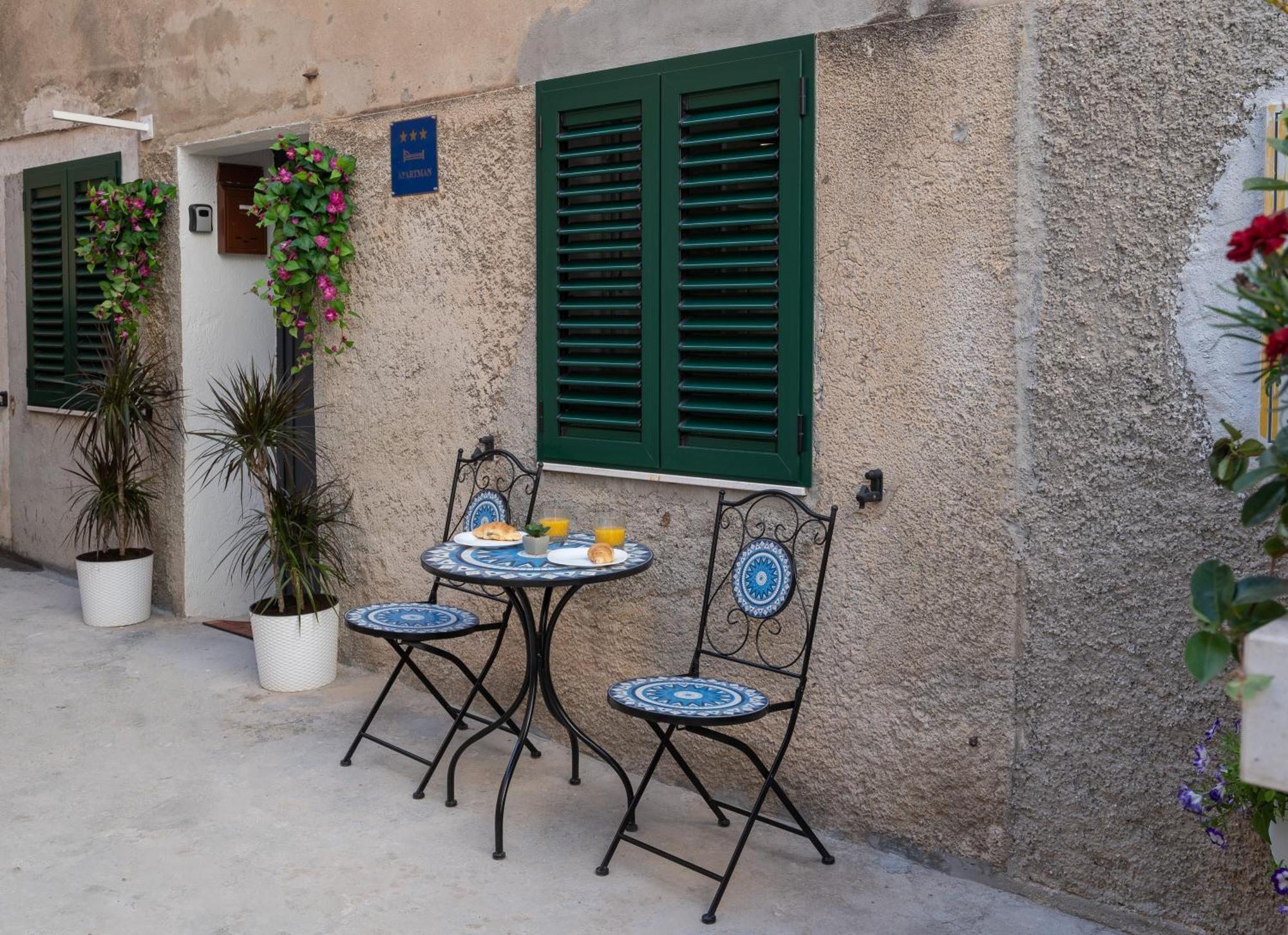 Appartement Bernard Deluxe Renovated Peaceful Old Town Gem