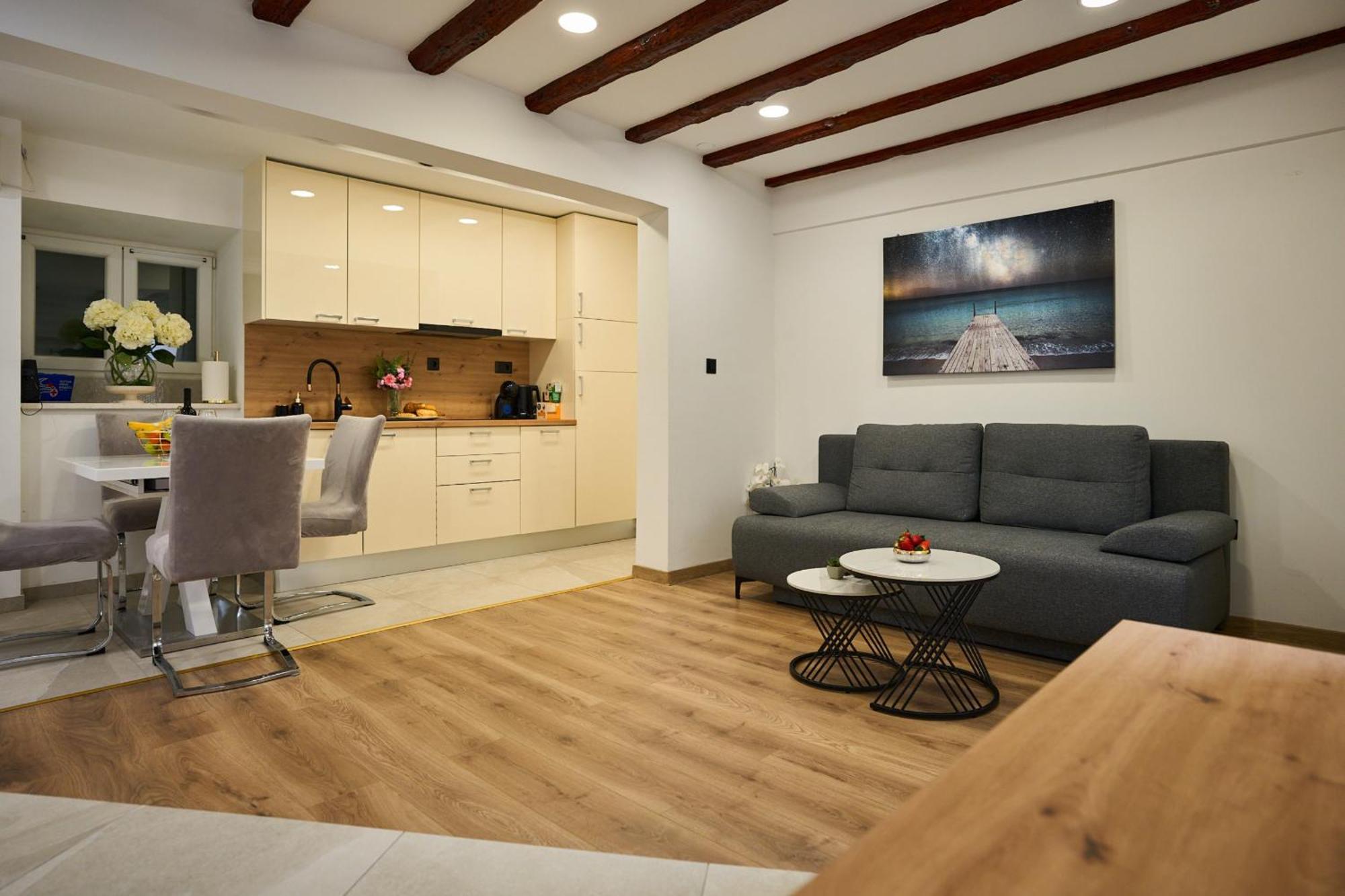 Appartement Bernard Deluxe Renovated Peaceful Old Town Gem